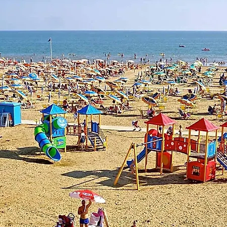 Bright In - Beahost 3* Bibione